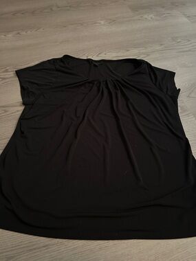 Worthington Black Short Sleeve Gathered Front Top